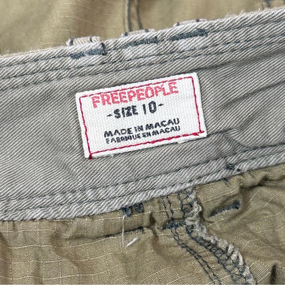 Free People Olive Green Y2K Low Rise Cargo Bermuda Shorts Size 10 - Picture 5 of 15